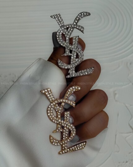 سنجاق سینه برند ysl کد ۰۰۰۷۵