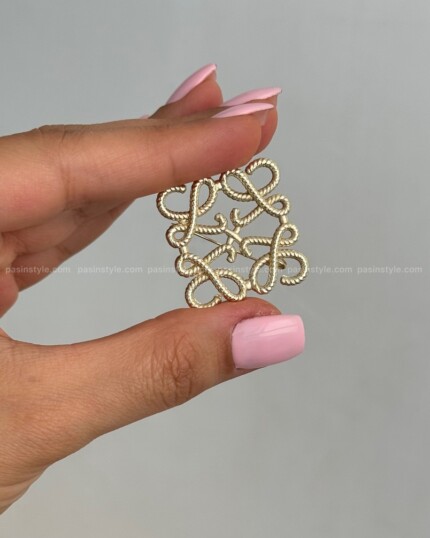 سنجاق سینه لووه loewe