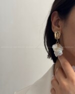 گوشواره گل صدفی