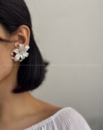 گوشواره گل سفید