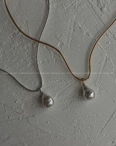 گردنبند دفرمه مروارید باروک